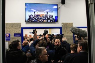Αυστηροί περιορισμοί που θυμίζουν φυλακή